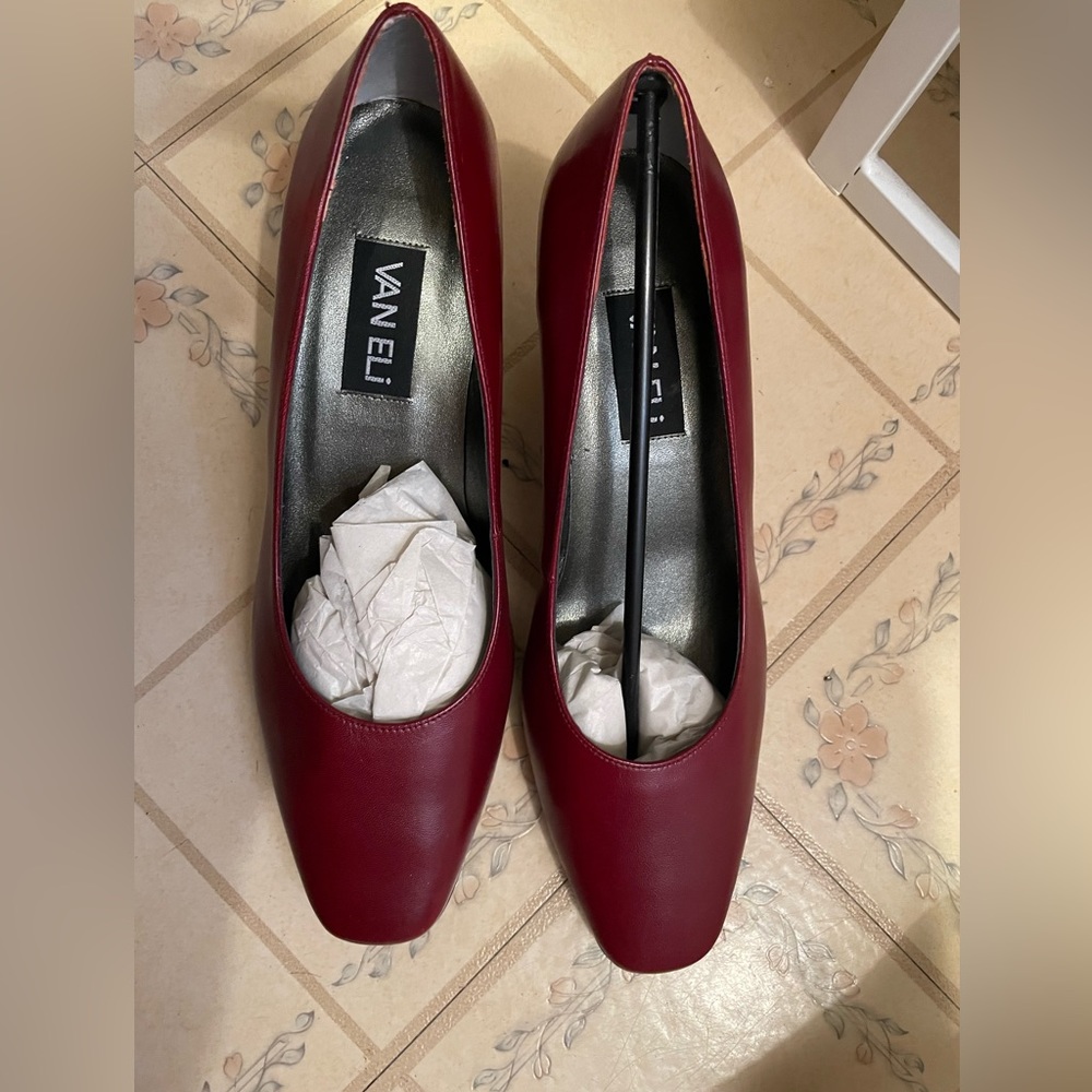 Vaneli red pumps